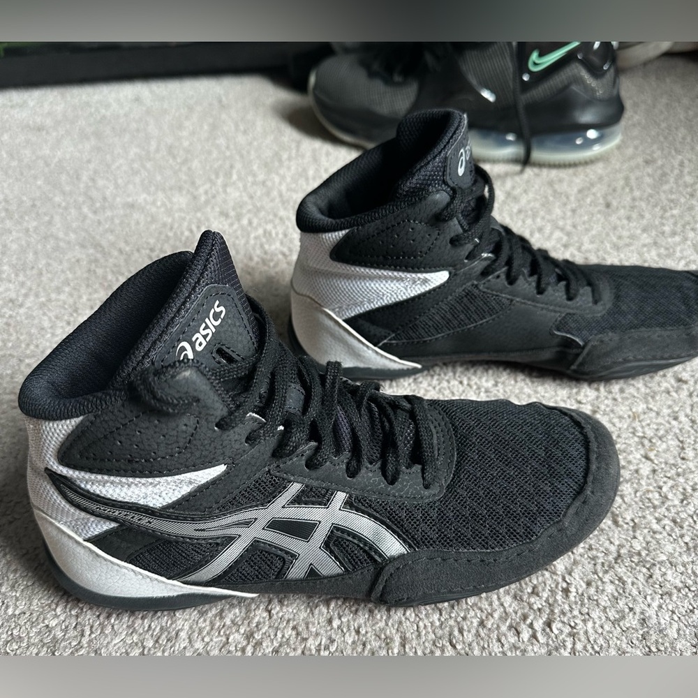 ASICS Kids Black, White, & Silver Wrestling Shoes